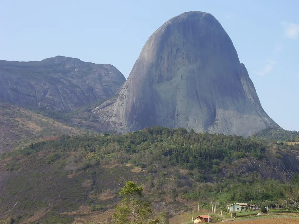 Formação rochosa da Pedra Azul nas montanhas capixabas